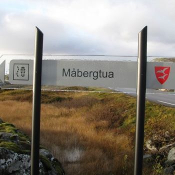 Måbergtua